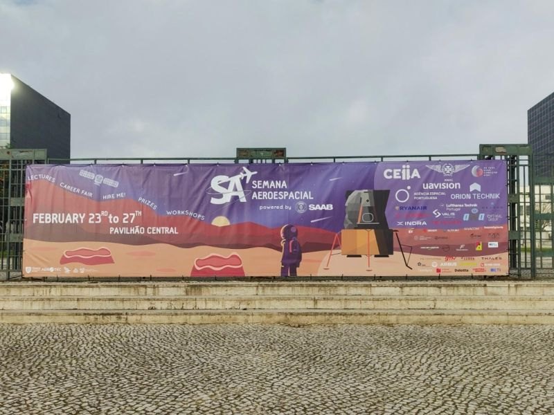 Banner of the Aerospace Week, 23 to 27 February, outside Instituto Superior Técnico's central pavilion